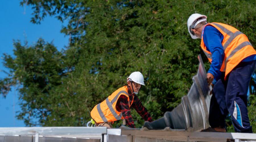 Professional residential roofers in Midwest, WY